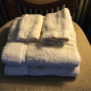 Luxurious Cream Bath Towels & face cloths, 2 each cream color, sold as one set.